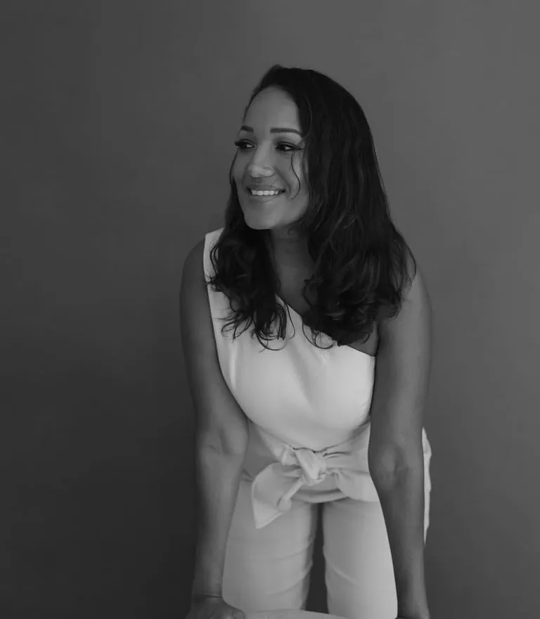 Dra. Nathalia Gurgel em seu consultório